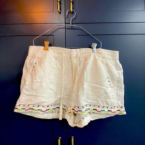 Lou & Grey white shorts with colourful simple detail - size L